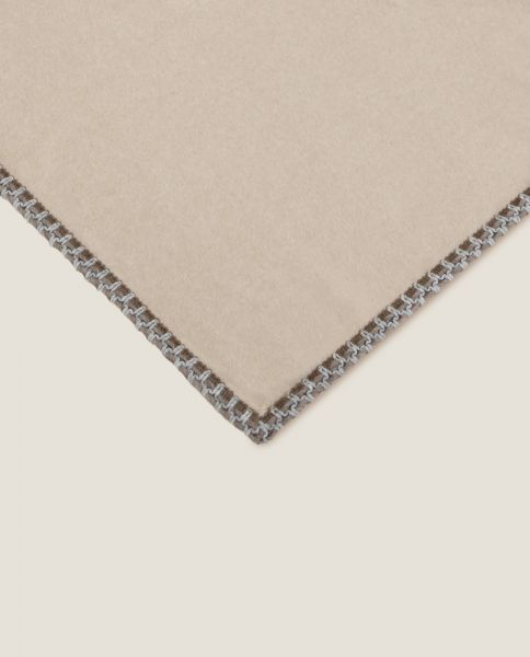 Покрывало Frati SOFT BAMBOO NOCCIOLA, бежевый, 220х260, бамбук 40% полиэстер 60%, 1750г