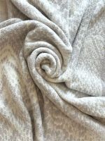 Плед Barefoot Dreams CC SNAKESKIN 137х183, рисунок змеиная кожа, кремовый с розовым, трикотаж, 100%