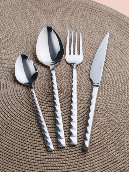 Нож столовый PYRAMID DOMENIK