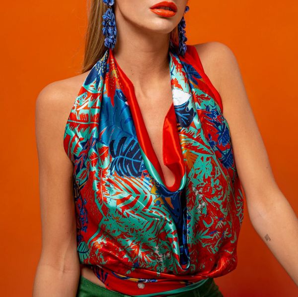 Платок Petrusse REVE ORANGE 105/105 шелк 100%