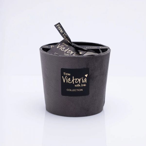 Свеча ароматическая Victoria with Love Velvet grey 400гр