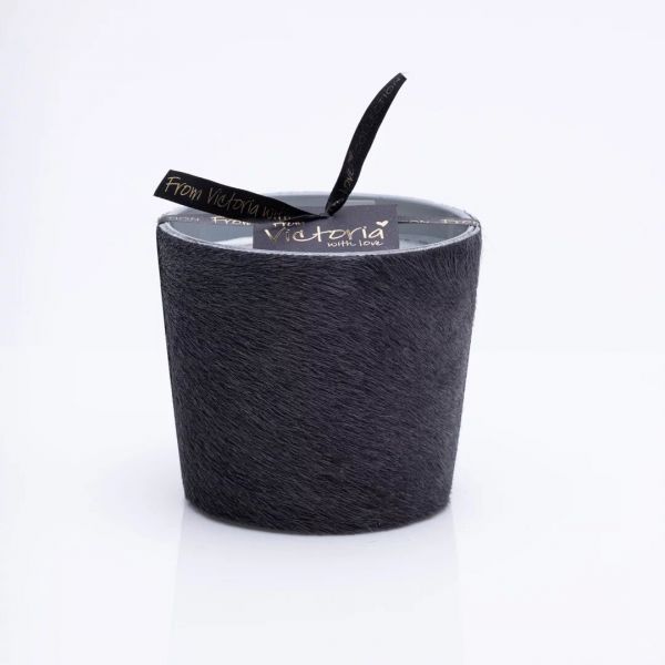 Свеча ароматическая Victoria with Love Hairy grey 400гр