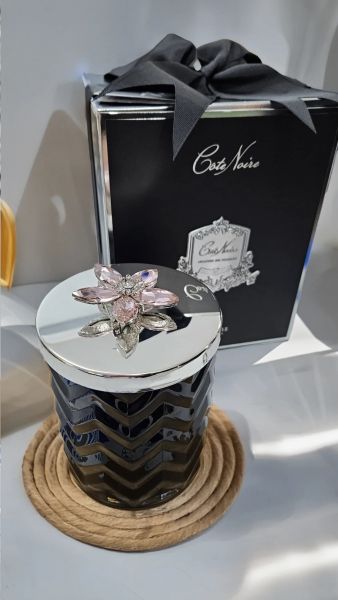 Свеча большая Black&Silver, черный с серебром, крышка с брошкой цветок, платок, 600 гр,
