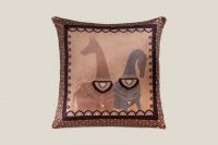 Подушка HORSE PINK 50х50 см, велюр, полиэстер, начинка конфорель HORSEPINK_50 FRATI HOME