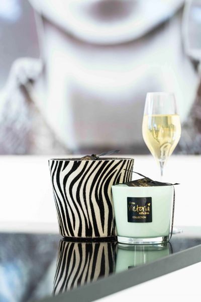 Свеча ароматическая Victoria with Love Hairy zebra black 400гр