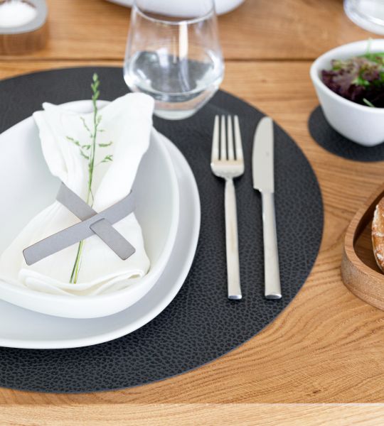 Сервировочная салфетка из натуральной кожи круглая черная 40 см, Hippo LIND DNA 981290