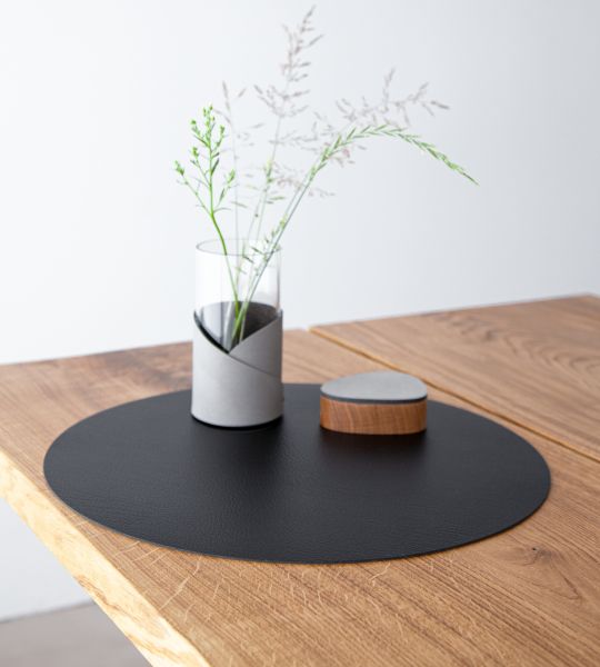 Сервировочная салфетка из натуральной кожи круглая 40 см, цвет черный, Bull LIND DNA 981694