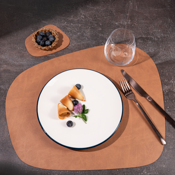 Сервировочная салфетка из натуральной кожи трапеция коричневая 36х42 см, NUPO Vero 511008