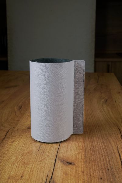 Ваза для цветов с кожаной отделкой серая, Vero VR-03GR