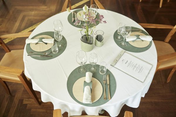 Сервировочная салфетка из натуральной кожи круглая 40 см, цвет оливковый, Hippo LIND DNA 983560