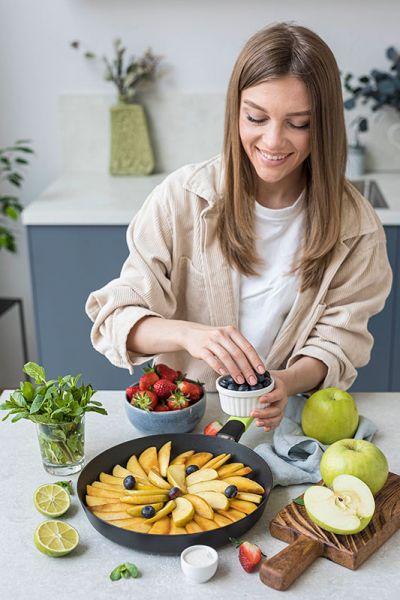 Сковорода ?24cm, с зеленой силиконовой ручкой, h=5 cm     (10)     30124i