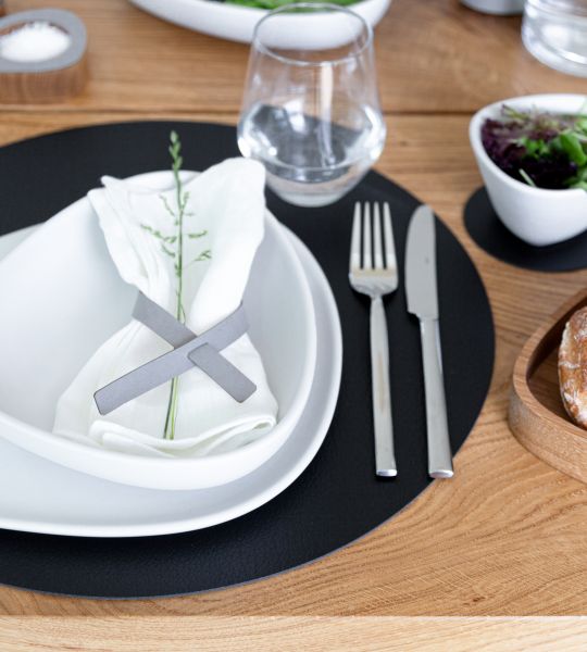 Сервировочная салфетка из натуральной кожи круглая 40 см, цвет черный, Bull LIND DNA 981694