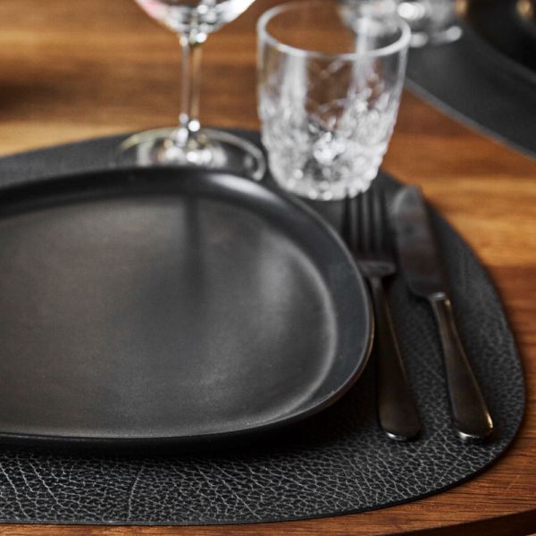 Сервировочная салфетка из натуральной кожи фигурная 36х42 см, цвет черный, Hippo LIND DNA 981292