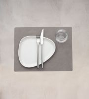 Сервировочная салфетка из натуральной кожи прямоугольная 26.5х34.5 см, цвет теплый серый, NUPO LIND DNA 991605