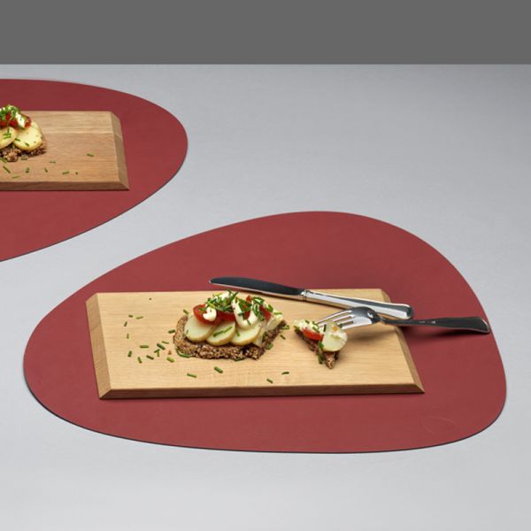 Сервировочная салфетка из натуральной кожи фигурная 36х42 см, цвет красный, NUPO LIND DNA 981903