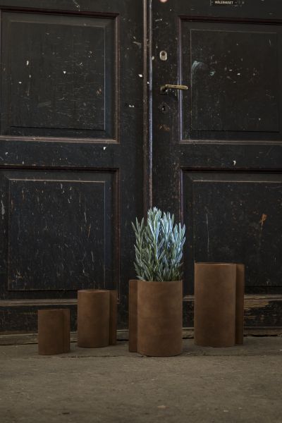 Ваза для цветов с кожаной отделкой, цвет бежевый, LIND DNA 983048