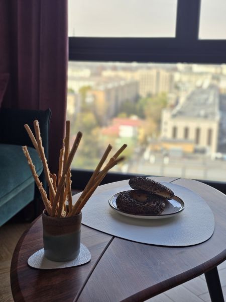 Подставка под кружку из натуральной кожи фигурный 11x13 см, цвет белый, HIPPO LIND DNA 220581