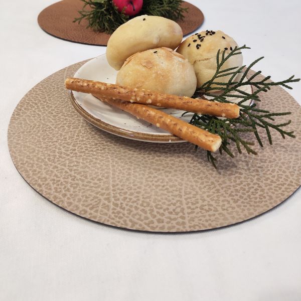 Сервировочная салфетка из натуральной кожи круглая 24 см, цвет песочный, Hippo LIND DNA 981315