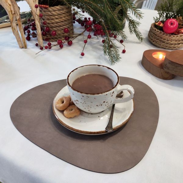 Сервировочная салфетка из натуральной кожи фигурная 24x28см, цвет теплый серый, NUPO LIND DNA 990233