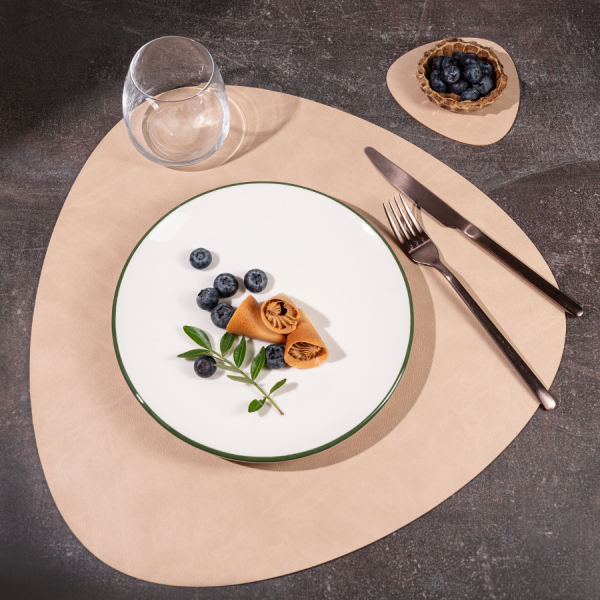 Сервировочная салфетка из натуральной кожи треугольная песочная VERO 41х41 см, NUPO, 512007