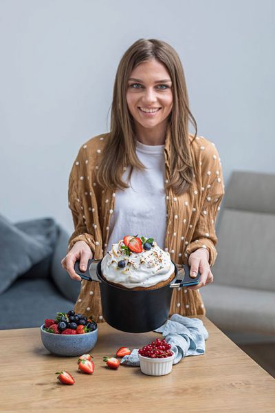 Кастрюля синяя Индукционная ?24cm, 4 л. С крышкой и цветной упаковкой     (3)     37400a