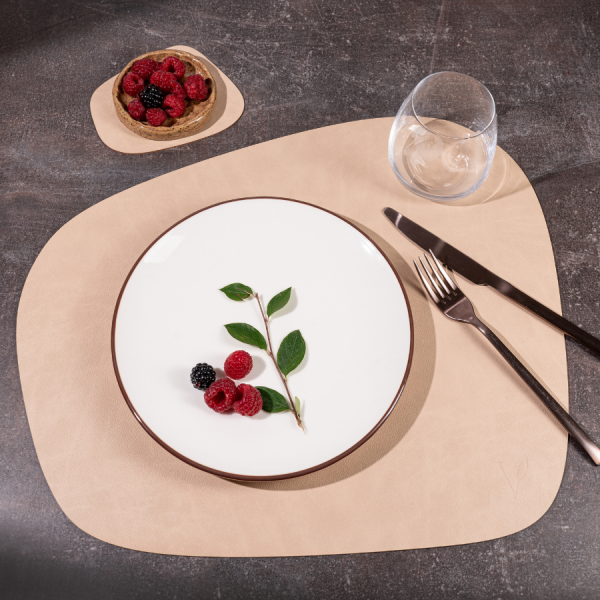 Подставка под кружку из кожи трапеция 12х11 см песочный, NUPO Vero 521007
