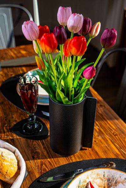 Ваза для цветов с кожаной отделкой коричневая, Vero VR-03BR