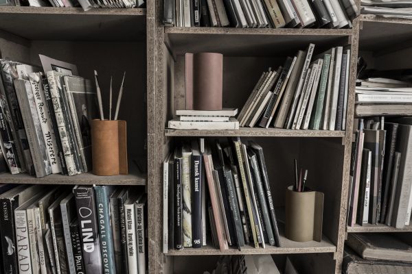 Ваза для цветов с кожаной отделкой, цвет бежевый, LIND DNA 983048