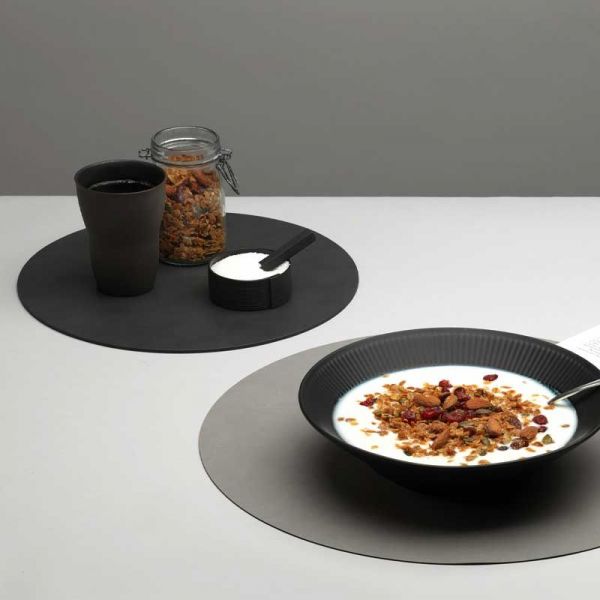 Сервировочная салфетка из натуральной кожи круглая 30 см, цвет черный, NUPO LIND DNA 981878