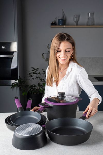 Сотейник ?28cm, с баклажановой силиконовой ручкой, h=7 cm     (10)     30228v