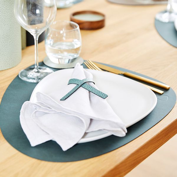 Сервировочная салфетка из натуральной кожи фигурная 36х42 см, цвет темно-зеленый, NUPO LIND DNA 981065