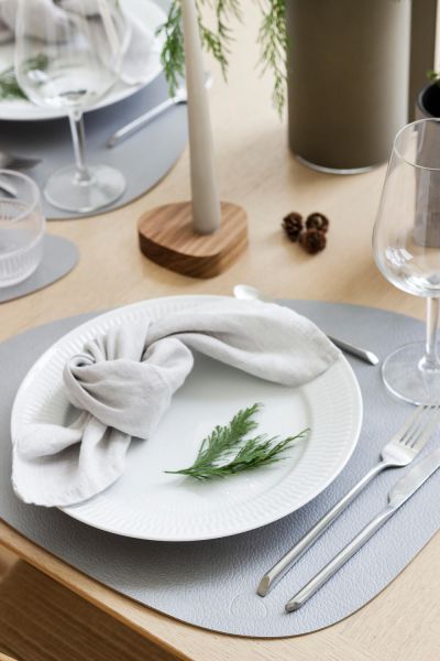 Сервировочная салфетка из натуральной кожи фигурная 36х42 см, цвет серебряный, Hippo LIND DNA 990549