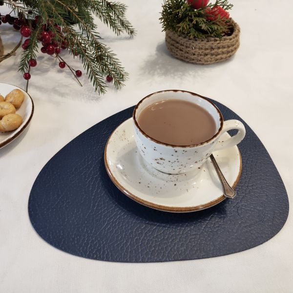 Сервировочная салфетка из натуральной кожи фигурная 24x28см, цвет морской синий, Hippo LIND DNA 981267