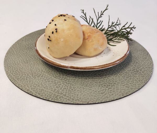 Сервировочная салфетка из натуральной кожи круглая 24 см, цвет оливковый, Hippo LIND DNA 983550