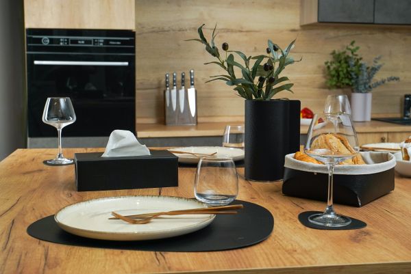 Ваза для цветов с кожаной отделкой чёрная, Vero VR-03BL