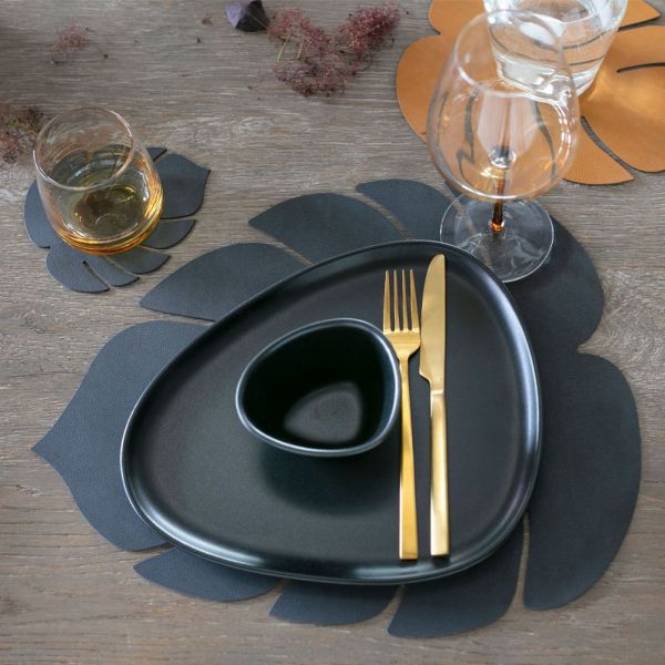 Сервировочная салфетка из натуральной кожи лист монстеры 42х35 см, цвет черный, NUPO LIND DNA 990072