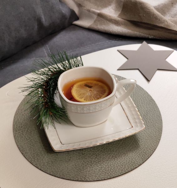 Сервировочная салфетка из натуральной кожи круглая 24 см, цвет оливковый, Hippo LIND DNA 983550