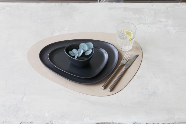 Сервировочная салфетка из натуральной кожи фигурная 36х42 см, цвет песочный, NUPO LIND DNA 981163