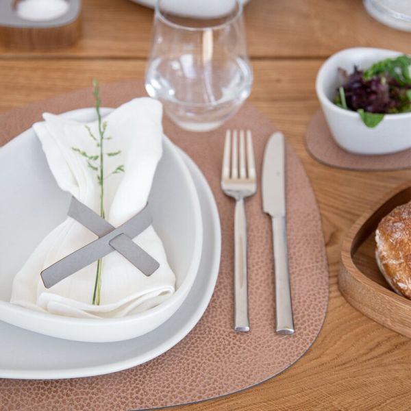 Сервировочная салфетка из натуральной кожи фигурная 36х42 см, цвет кремовый, Hippo LIND DNA 990205