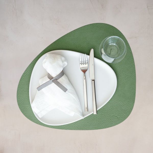 Сервировочная салфетка из натуральной кожи фигурная 36х42 см, цвет лесной зеленый, Hippo LIND DNA 990212