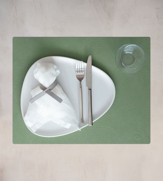 Сервировочная салфетка из натуральной кожи прямоугольная 30х40 см, цвет лесной зеленый, Hippo LIND DNA 990214