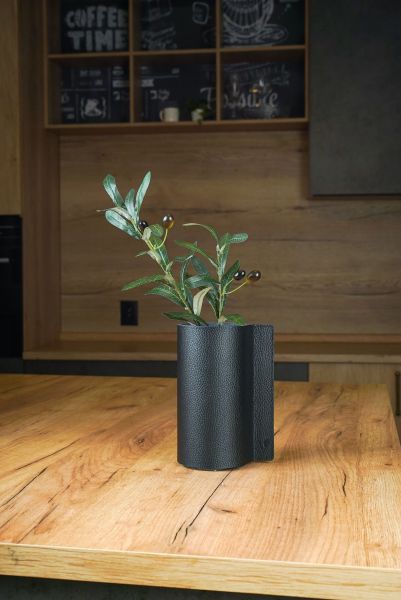 Ваза для цветов с кожаной отделкой чёрная, Vero VR-03BL