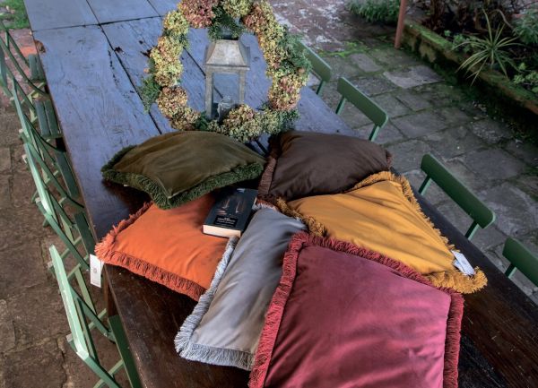 Подушка MARABOU GOLD 50х50 см, велюр, полиэстер, начинка конфорель FRATI HOME
