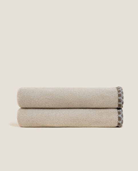 Покрывало Frati SOFT BAMBOO NOCCIOLA, бежевый, 220х260, бамбук 40% полиэстер 60%, 1750г