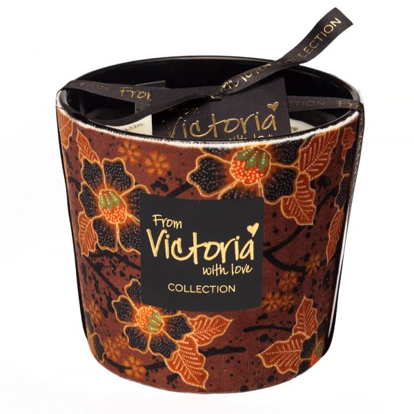 Свеча ароматическая Victoria with Love Velvet margrite 400гр