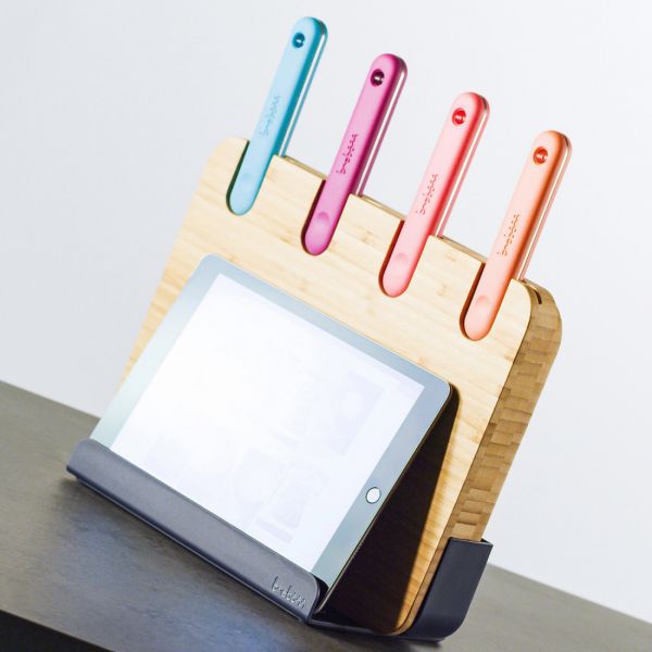 Набор кухонный 6 предметов: 4 ножа в подставке, доска разделочная из бамбука, 30х20 см, Chopping boards and Knives TREBONN