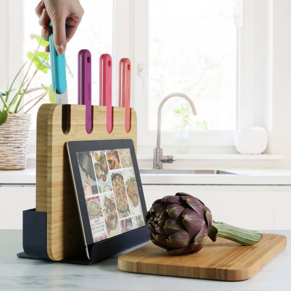 Набор кухонный 6 предметов: 4 ножа в подставке, доска разделочная из бамбука, 30х20 см, Chopping boards and Knives TREBONN