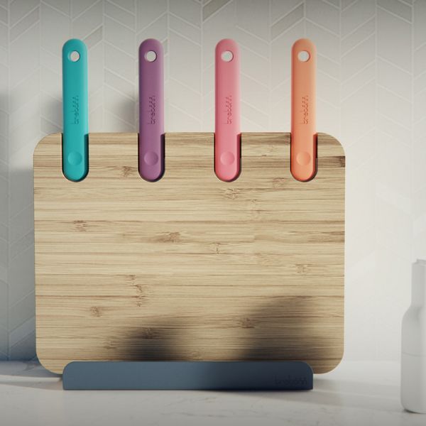 Набор кухонный 6 предметов: 4 ножа в подставке, доска разделочная из бамбука, 30х20 см, Chopping boards and Knives TREBONN