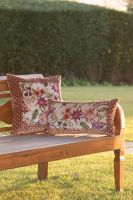 Подушка Frati FLORAL BEIGE, бежевый с красным, 50х50, велюр, полиэстер