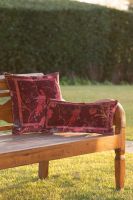 Подушка Frati BIRDS OF PARADISE BORDEAUX, бордовый, 50х50, велюр, полиэстер